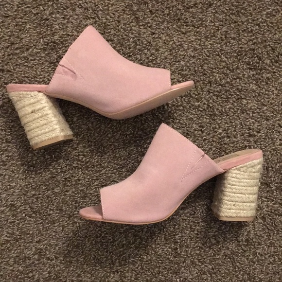 Sbicca blush pink mules - Picture 2 of 4